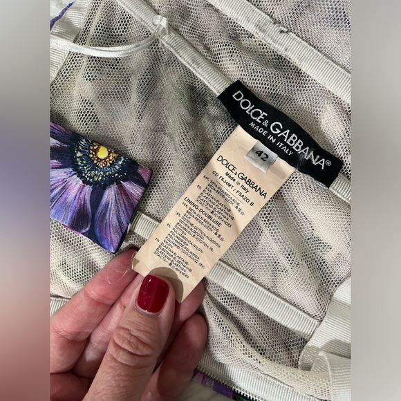 DOLCE & GABBANA PURPLE FLORAL PRINT SILK PENCIL DRESS- SIZE 42 (US 6) - Picture 12 of 14